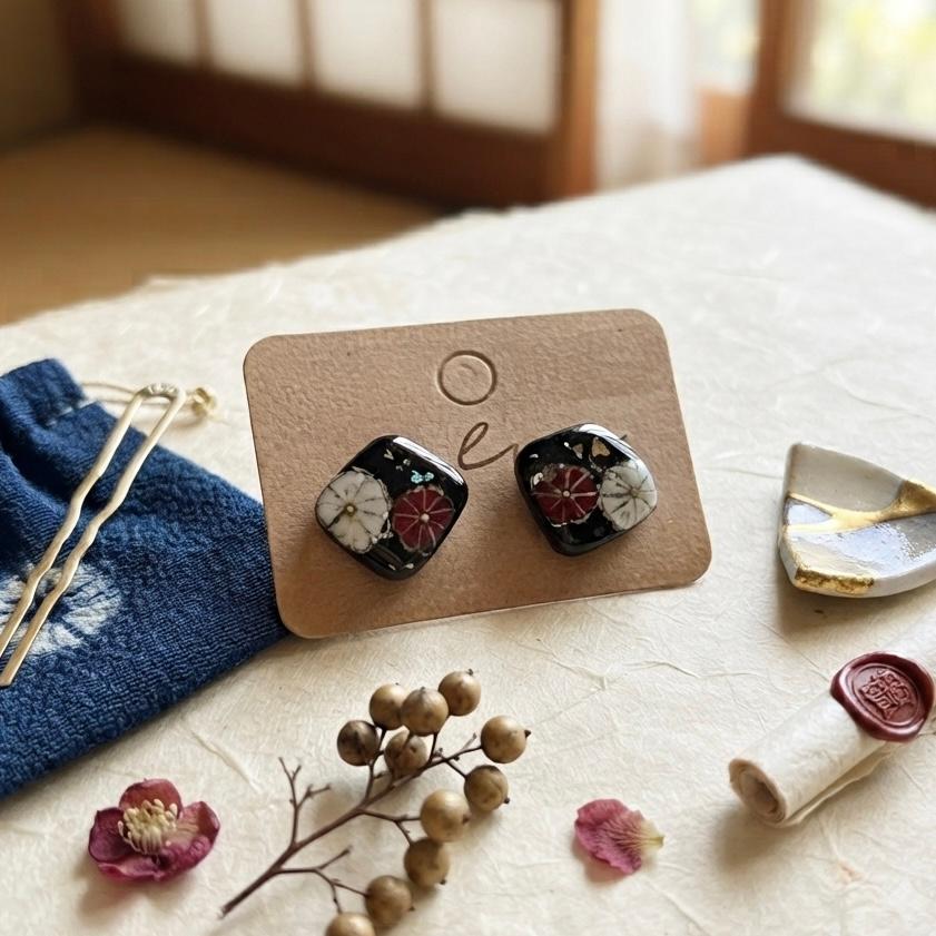凛とした和の華 — 伝統模様のスタッドピアス | 3枚目